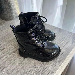 Toddler size 3 boots